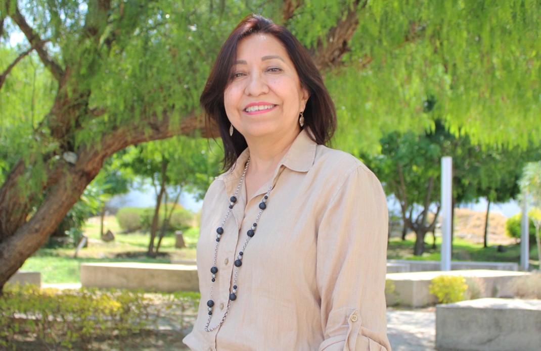 Dr. Sandra  Mendoza